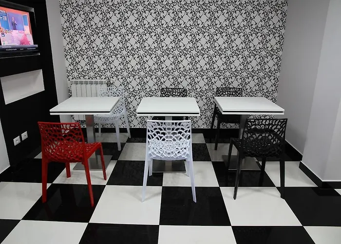 Acomodação com café da manhã  Black & White G&g 4*